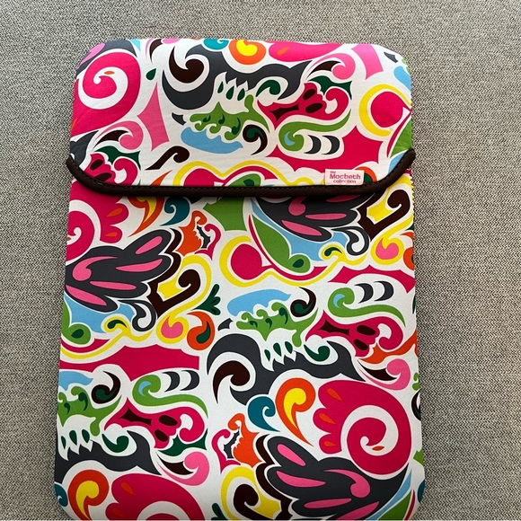 The Macbeth Collection Neoprene Color Reversible Soft Laptop Cover Case Bag - Picture 3 of 4